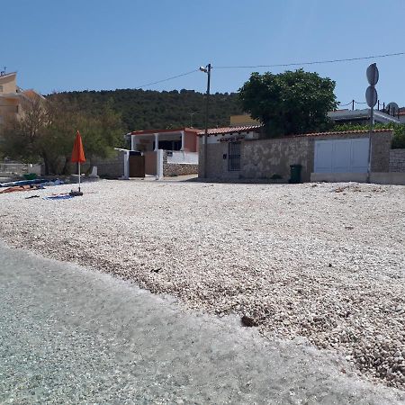 Grandpa Beach House Слатине Экстерьер фото