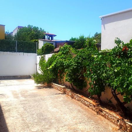Grandpa Beach House Слатине Экстерьер фото