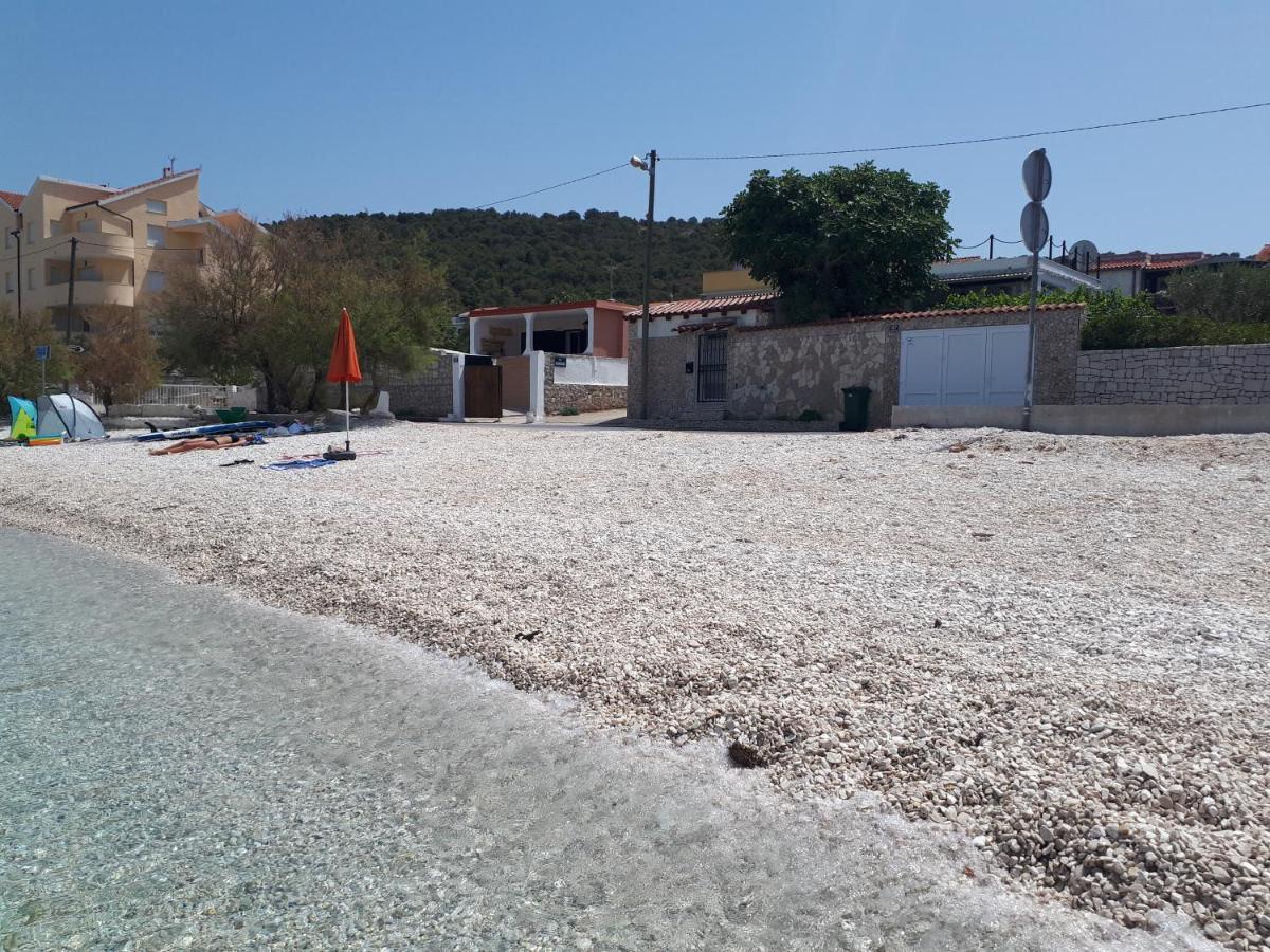 Grandpa Beach House Слатине Экстерьер фото